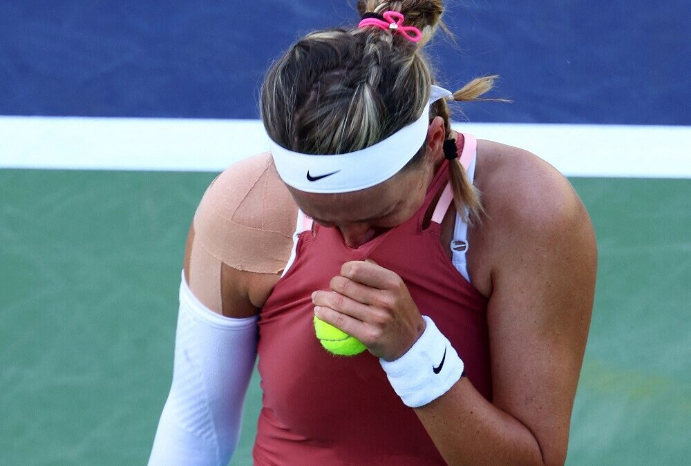 VICTORIA AZARENKA NO PUDO EVITAR ROMPER EL LLANTO DURANTE EL DUELO CON ELENA RYBAKINA