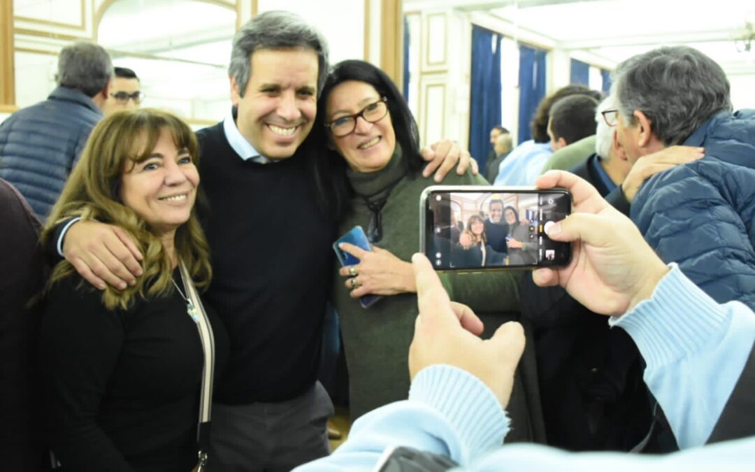 MANES ASUMIÓ LA CONVENCIÓN NACIONAL DE LA UCR, QUE RECHAZÓ LA INCORPORACIÓN DE MILEI