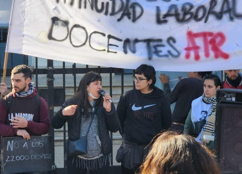 EL GOBERNADOR KICILLOF DESPIDE 22 MIL DOCENTES DE LA PROVINCIA