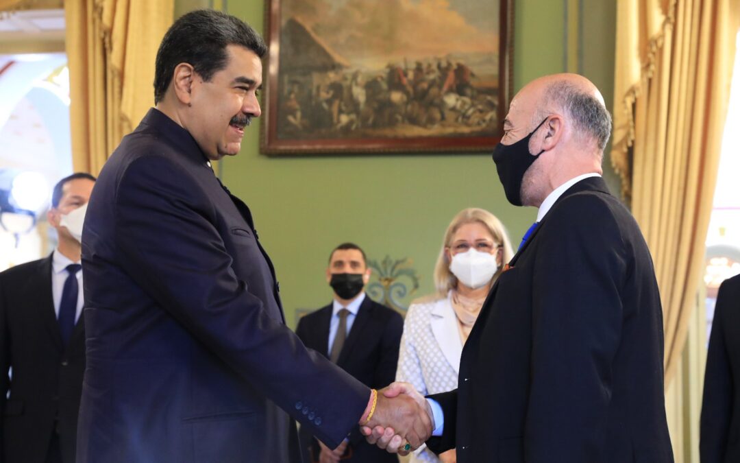 ACUERDOS DE COOPERACIÓN ECONÓMICA ENTRE LOS GOBIERNOS DE FERNÁNDEZ Y MADURO