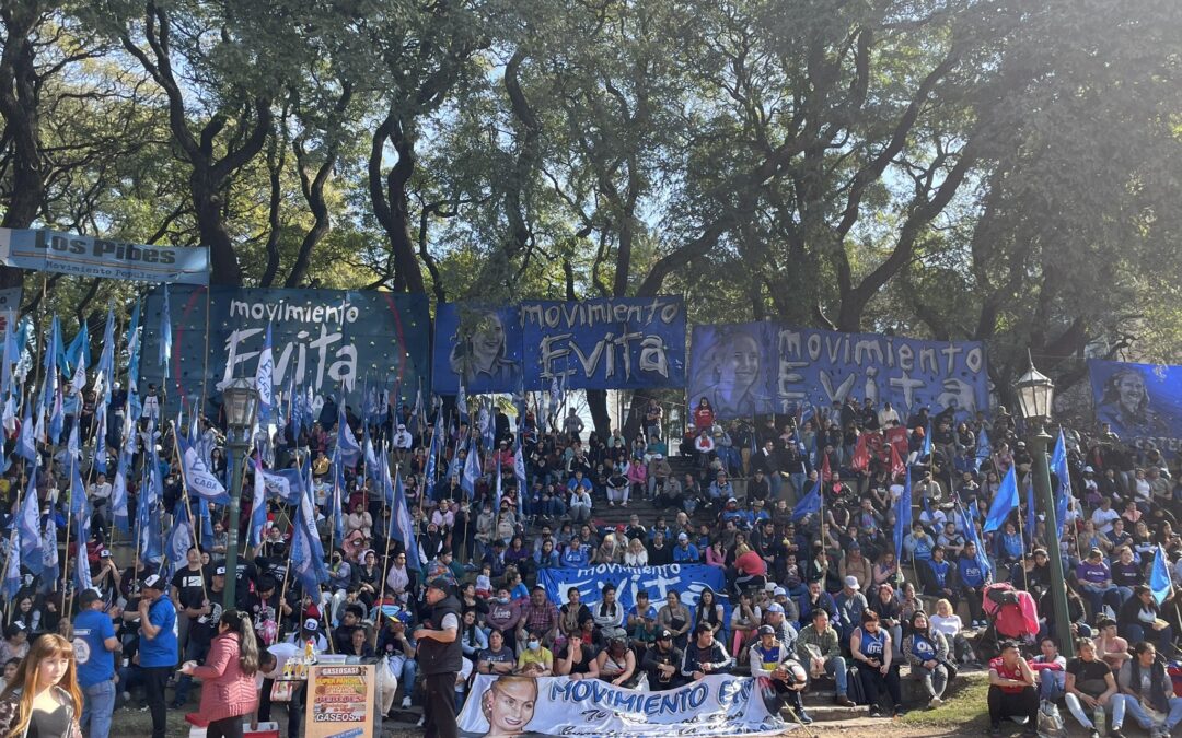 EL GOBIERNO NO PUEDE DESACTIVAR LA MASIVA CONCENTRACIÓN DE GREMIOS Y ORGANIZACIONES SOCIALES