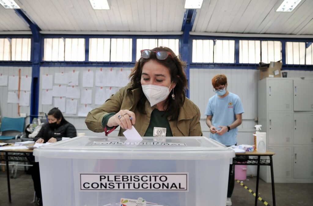 PALIZA PARA LA IZQUIERDA CHILENA: FUERTE DERROTA EN PLEBISCITO CONSTITUCIONAL