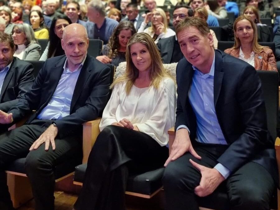 LARRETA, SANTILLI Y HOTTON, PRESENTES EN UNA CELEBRACIÓN EVANGÉLICA