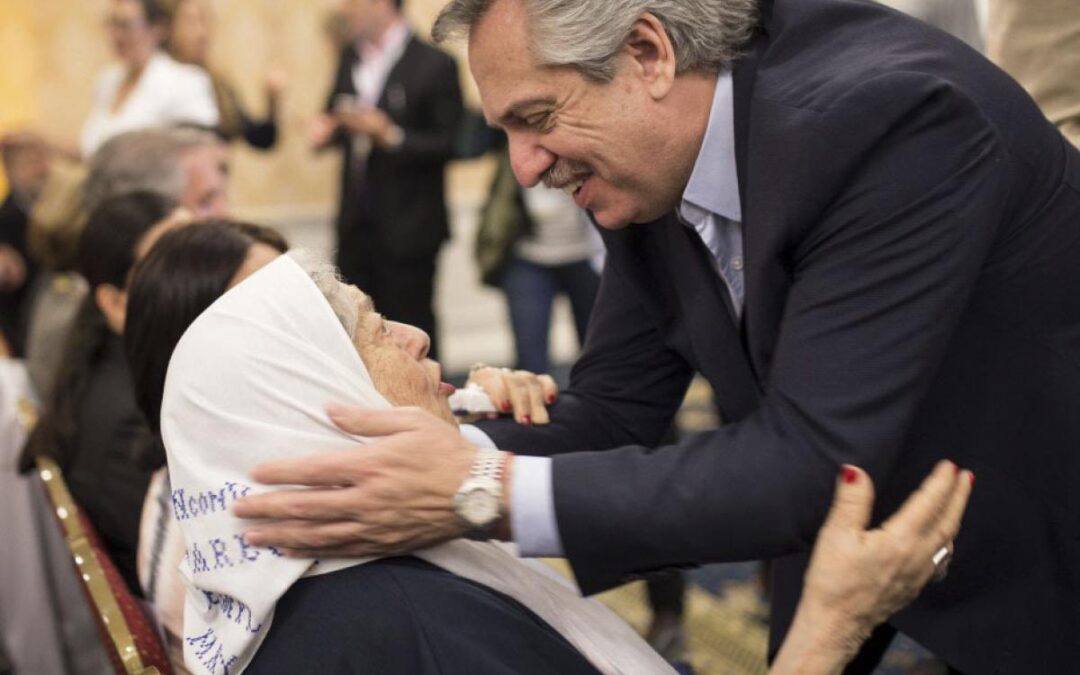 “ES UN INSULTO”: MADRES DE PLAZA DE MAYO POR UN TUIT DEL PRESIDENTE