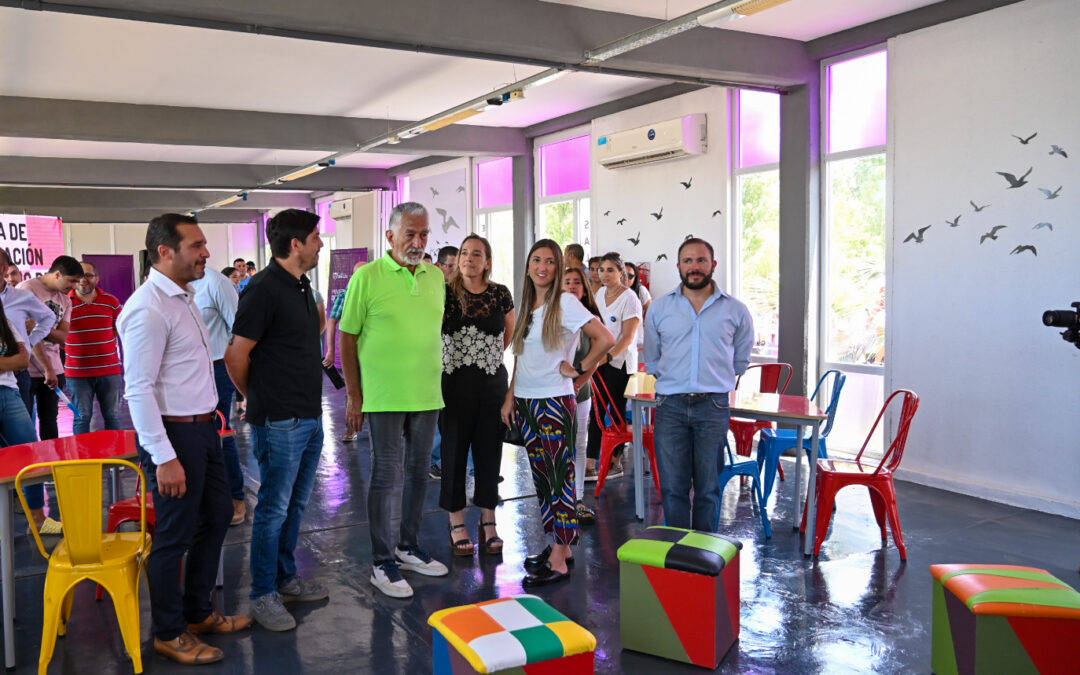 SE INAUGURÓ LA PRIMERA ESCUELA PROFESIONAL PARA ADULTOS DE ARGENTINA