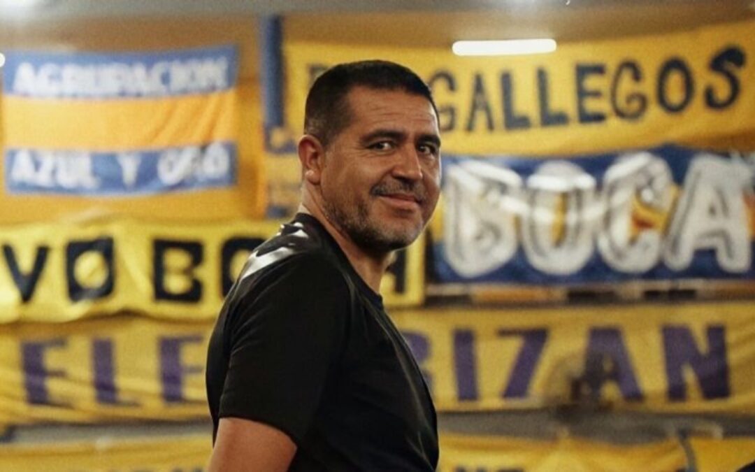 RIQUELME: “MESSI JUEGA A LA PELOTA COMO EN EL BARRIO”