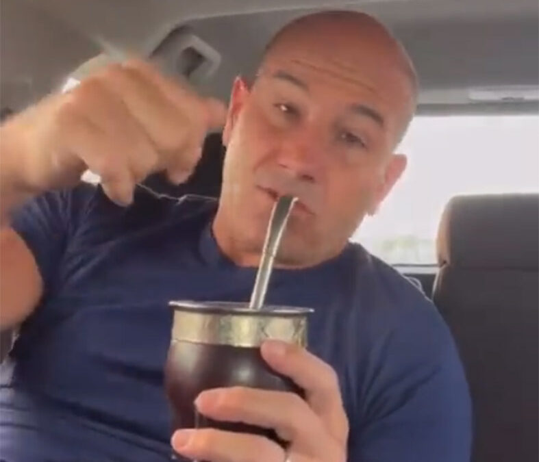 CRÍTICAS AL DIPUTADO MARTINIANO MOLINA POR NO USAR EL CINTURÓN DE SEGURIDAD