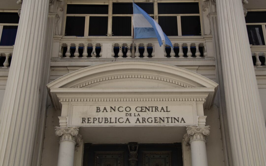 EL BANCO CENTRAL SUBIRÁ LA TASA DE PLAZOS FIJOS AL 91% PARA CALMAR AL DÓLAR