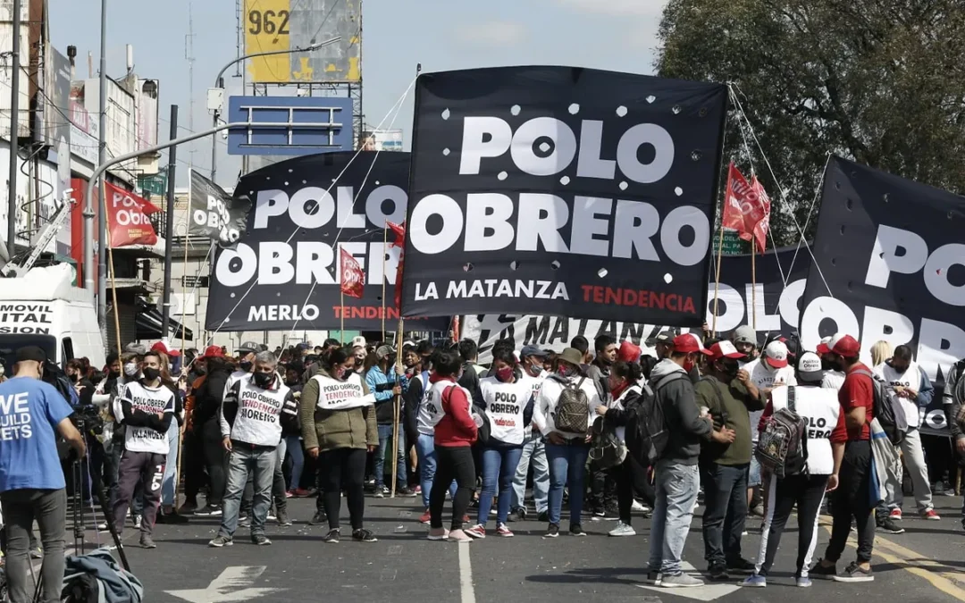 PROTESTA DE PIQUETEROS: «EL FMI ORDENÓ AL GOBIERNO SUSPENDER 400 MIL PLANES SOCIALES»