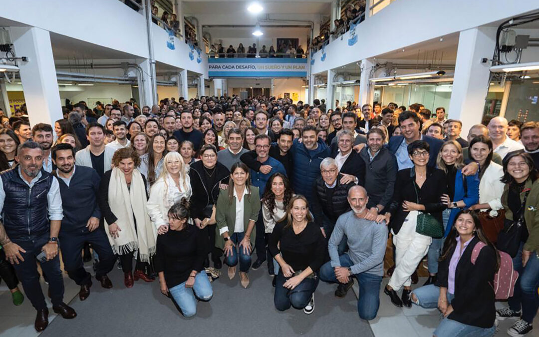 EL GABINETE DE LARRETA SE SACÓ UNA FOTO CON QUIRÓS PARA APOYAR SU CANDIDATURA EN CABA