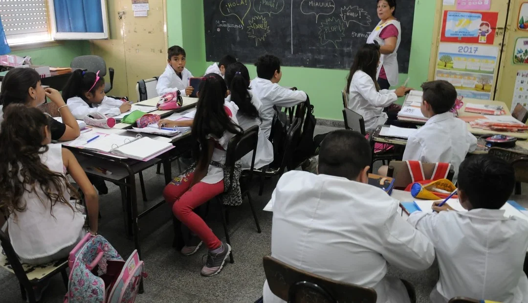 SEGÚN UN INFORME, SOLO 13 DE CADA 100 ALUMNOS TERMINAN LA SECUNDARIA A TIEMPO