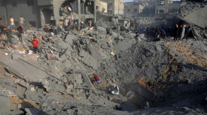 Israel bombardeó un campo de refugiados en Gaza y asegura que mató a un jefe de Hamas