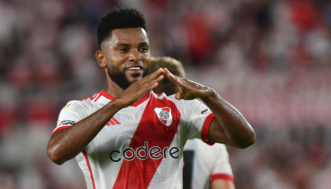 Con dos goles de Borja, River volvió a ganar