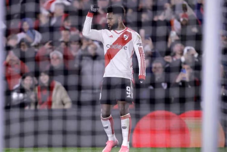Con goles de Borja y Simón, River Plate superó 2-1 a Talleres y avanzó a los cuartos de final de la Copa Libertadores