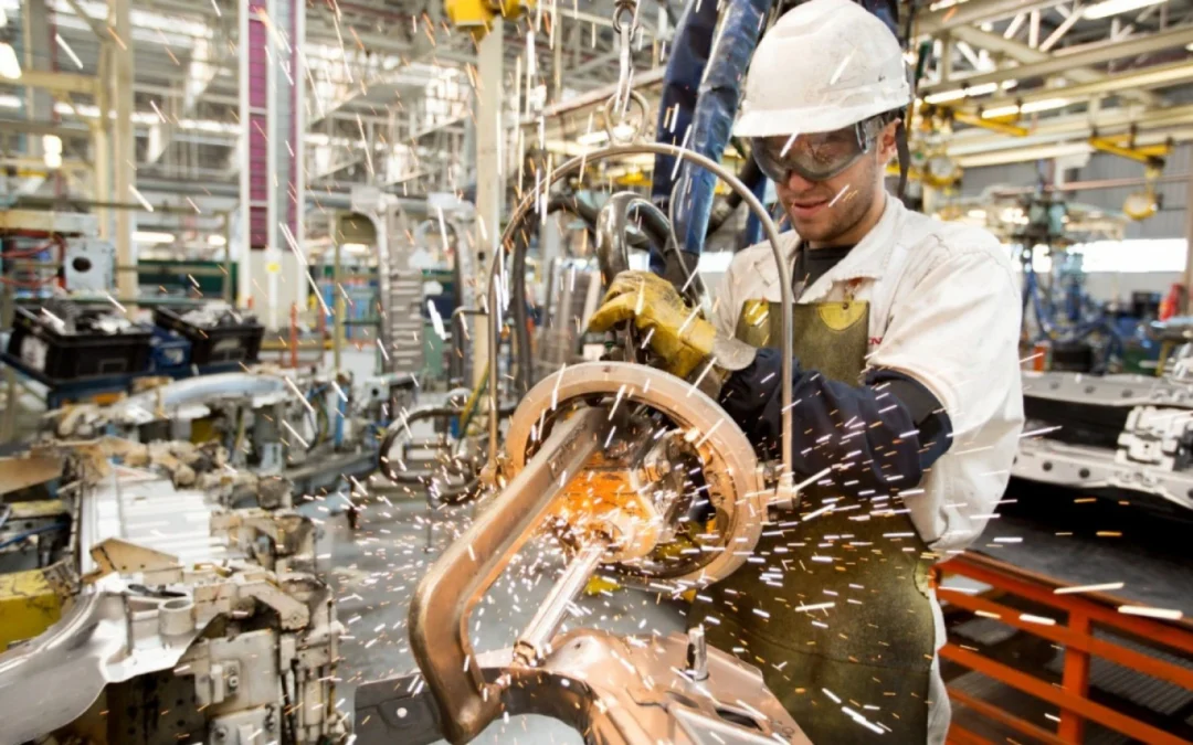 La actividad económica acumuló un retroceso del 3,4% en el primer semestre del año