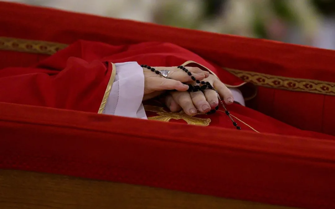 Conmoción Mundial Tras el Fallecimiento del Papa Francisco: Un Legado de Fe y un Último Deseo Revelado