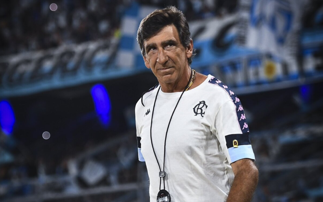 “Ladrón, ladrón”: la ira de Gustavo Costas en medio de la ráfaga de goles de Tigre que revirtió a Racing en 3 minutos
